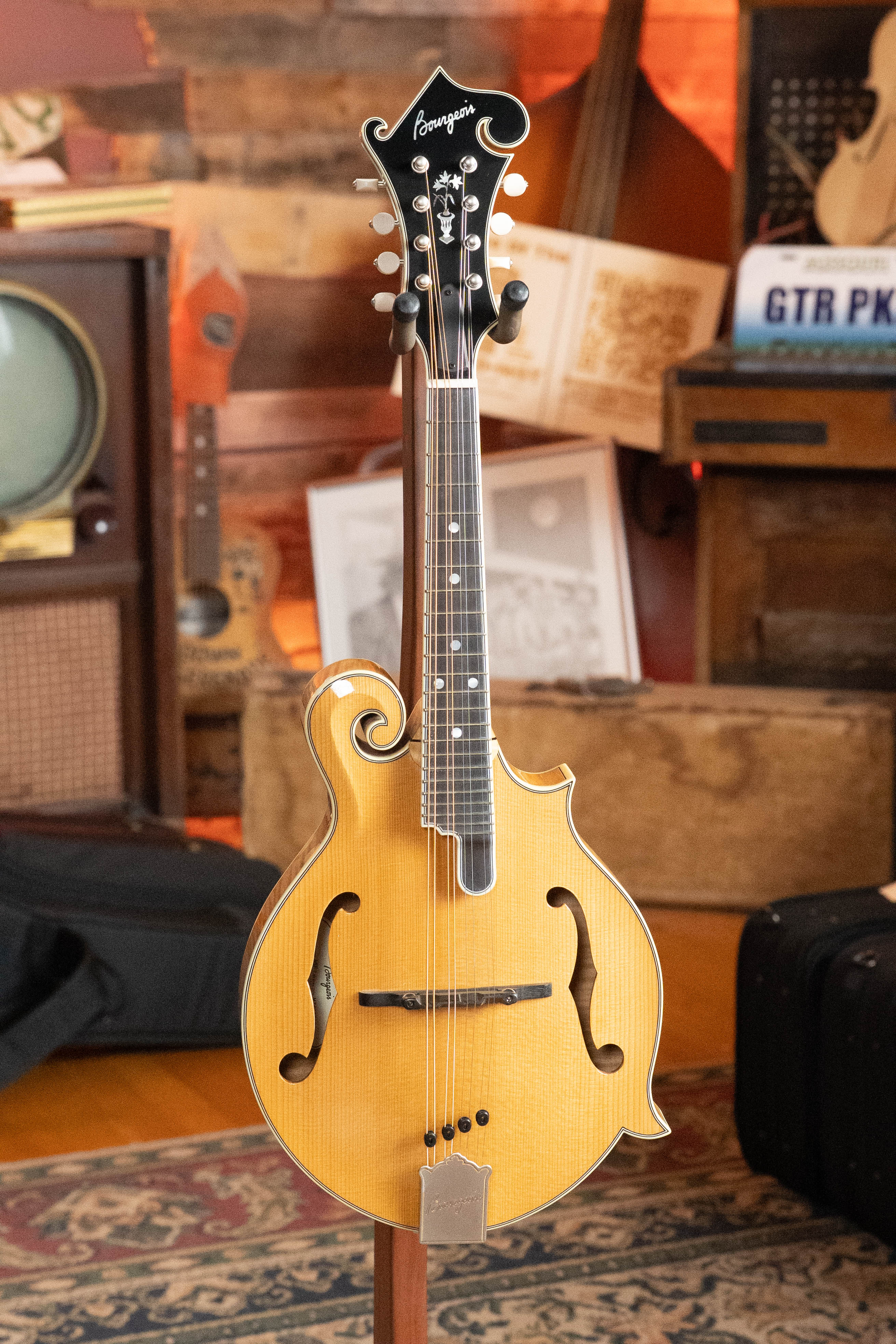 Bourgeois M5-F Aged-Tone Adirondack/Maple F-Style Mandolin #9017 - Image 7