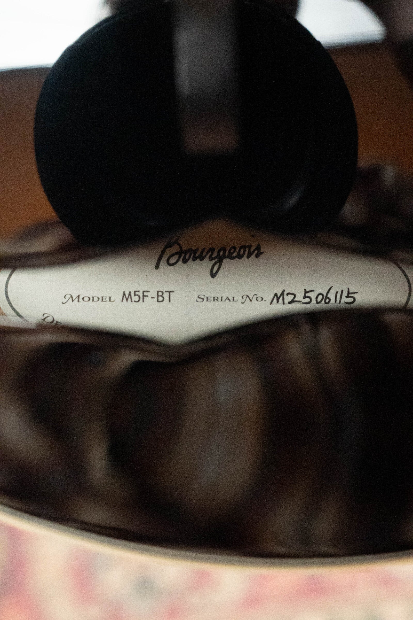 Bourgeois M5-F-BT Aged-Tone Adirondack/Maple Black Top F-Style Mandolin #6115 - Image 4