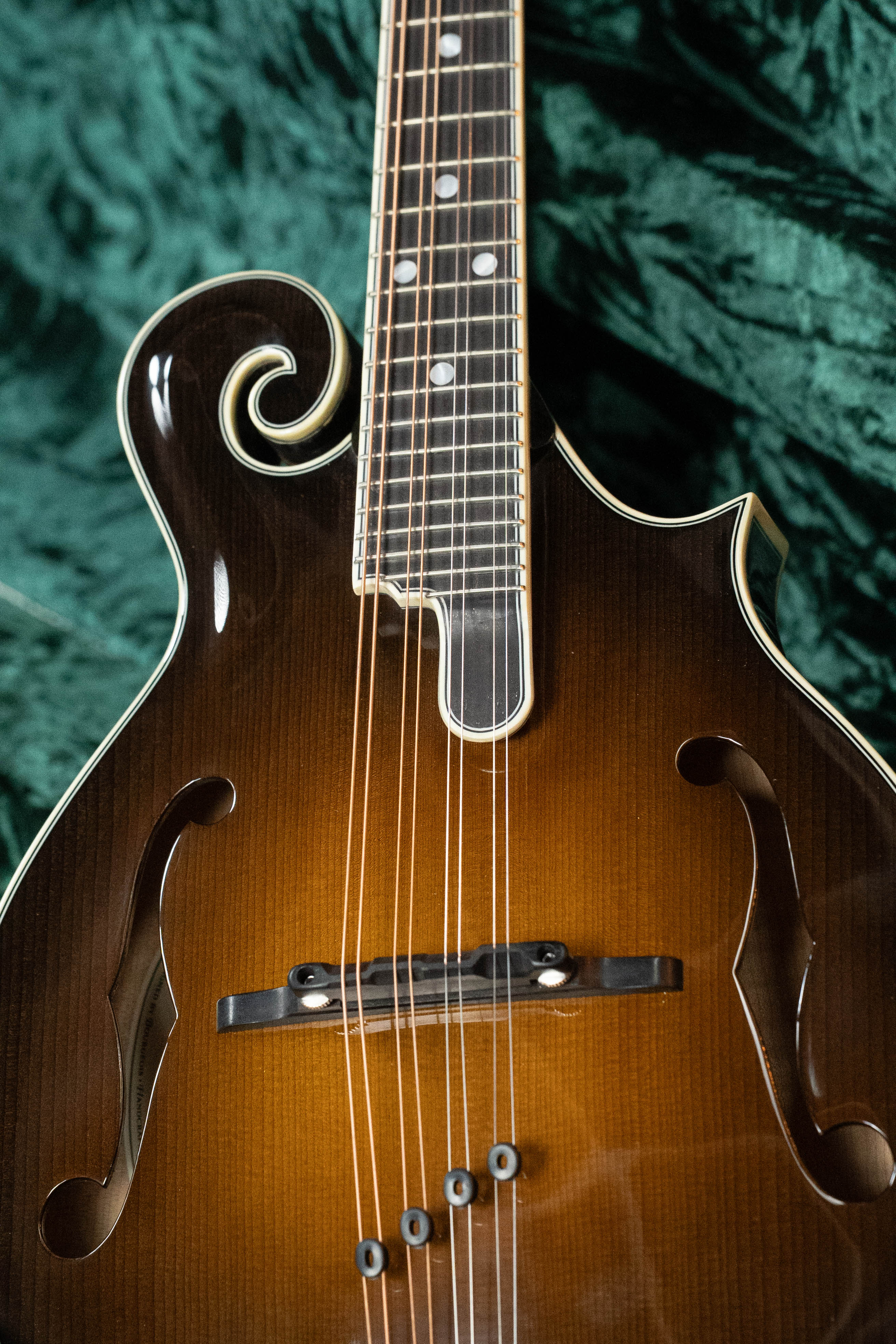 Bourgeois M5-F-SB Aged-Tone Adirondack/Maple Sunburst F-Style Mandolin #9110 - Image 3