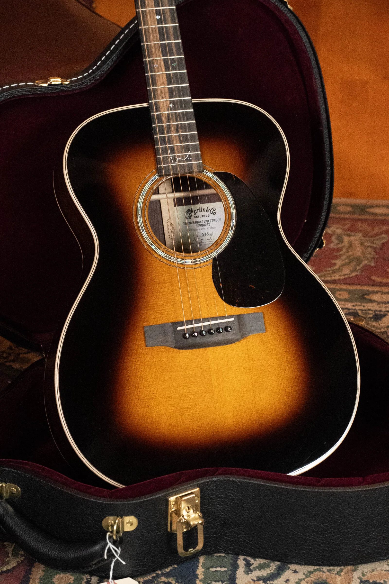 *Dread-Not Certified Used* Martin Brook Ligertwood 000-28 Spruce/Rosewood OOO Sunburst Acoustic Guitar #1699 - Image 2