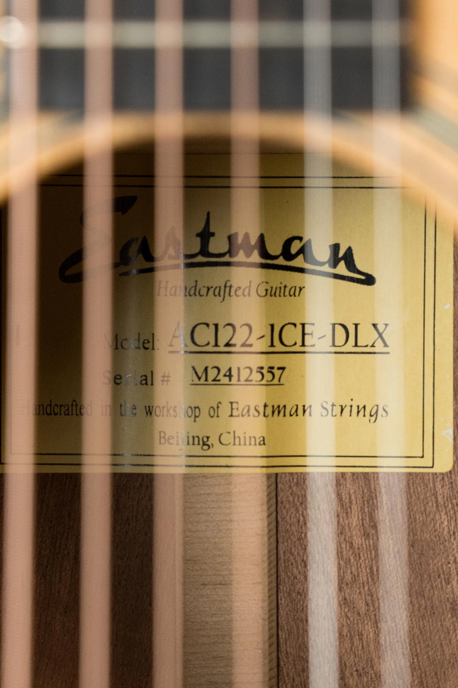 Eastman AC122-1CE-DLX Sitka/Sapele Cutaway Acoustic/Electric Guitar w/ Fishman Pickup #2557 - Image 3