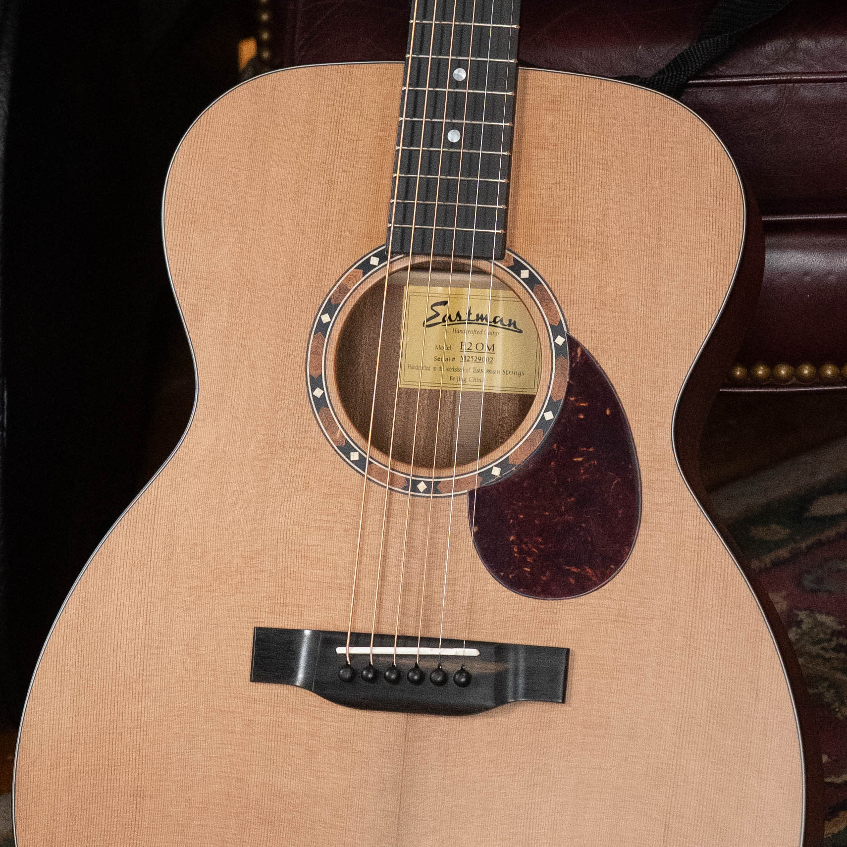 Eastman E2OM Cedar/Sapele Orchestra Model Acoustic Guitar #9002