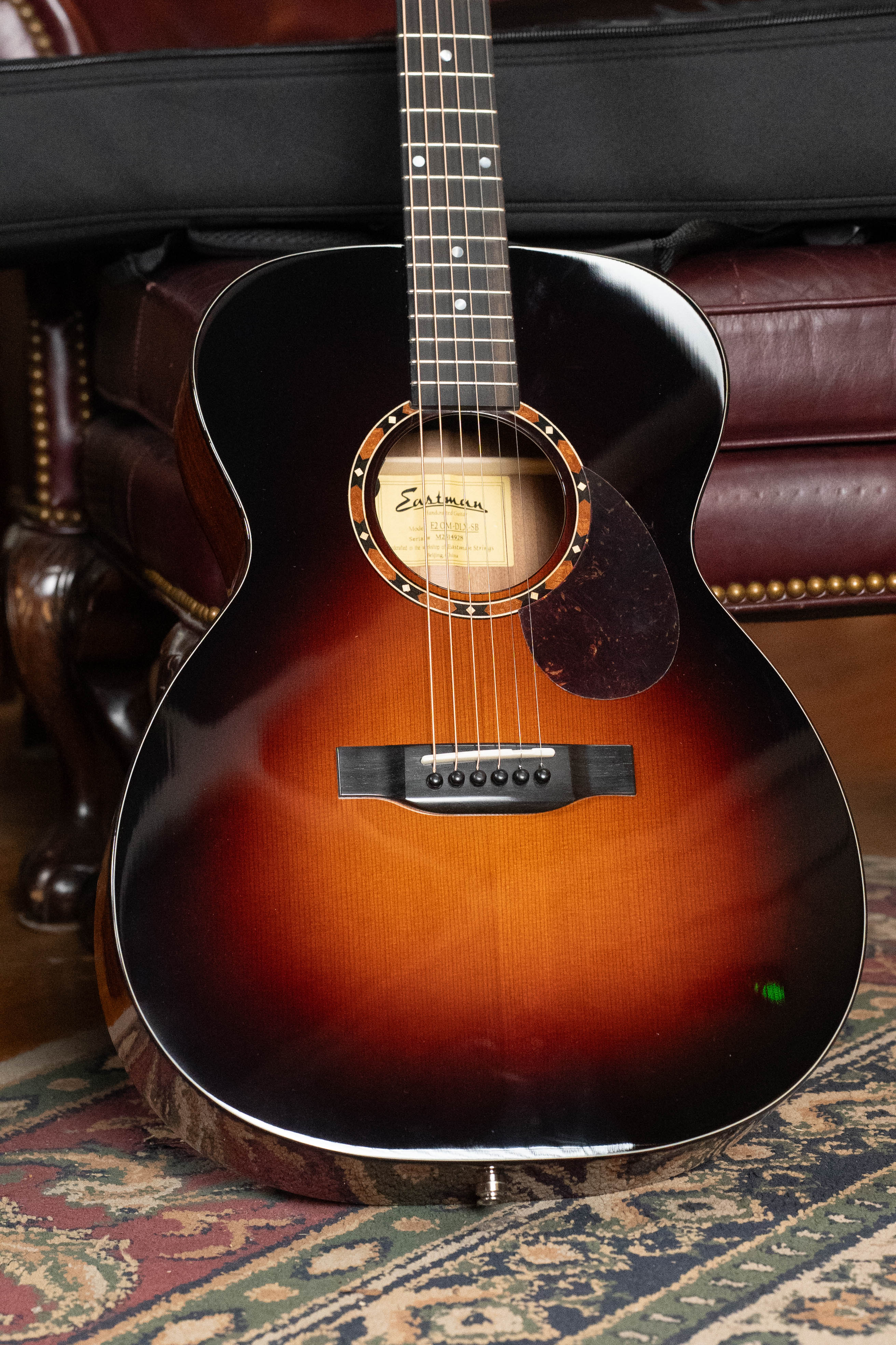 Eastman E2OM-DLX-SB Cedar/Sapele Sunburst Guitar w/Fishman Pickup #4928 - Image 2