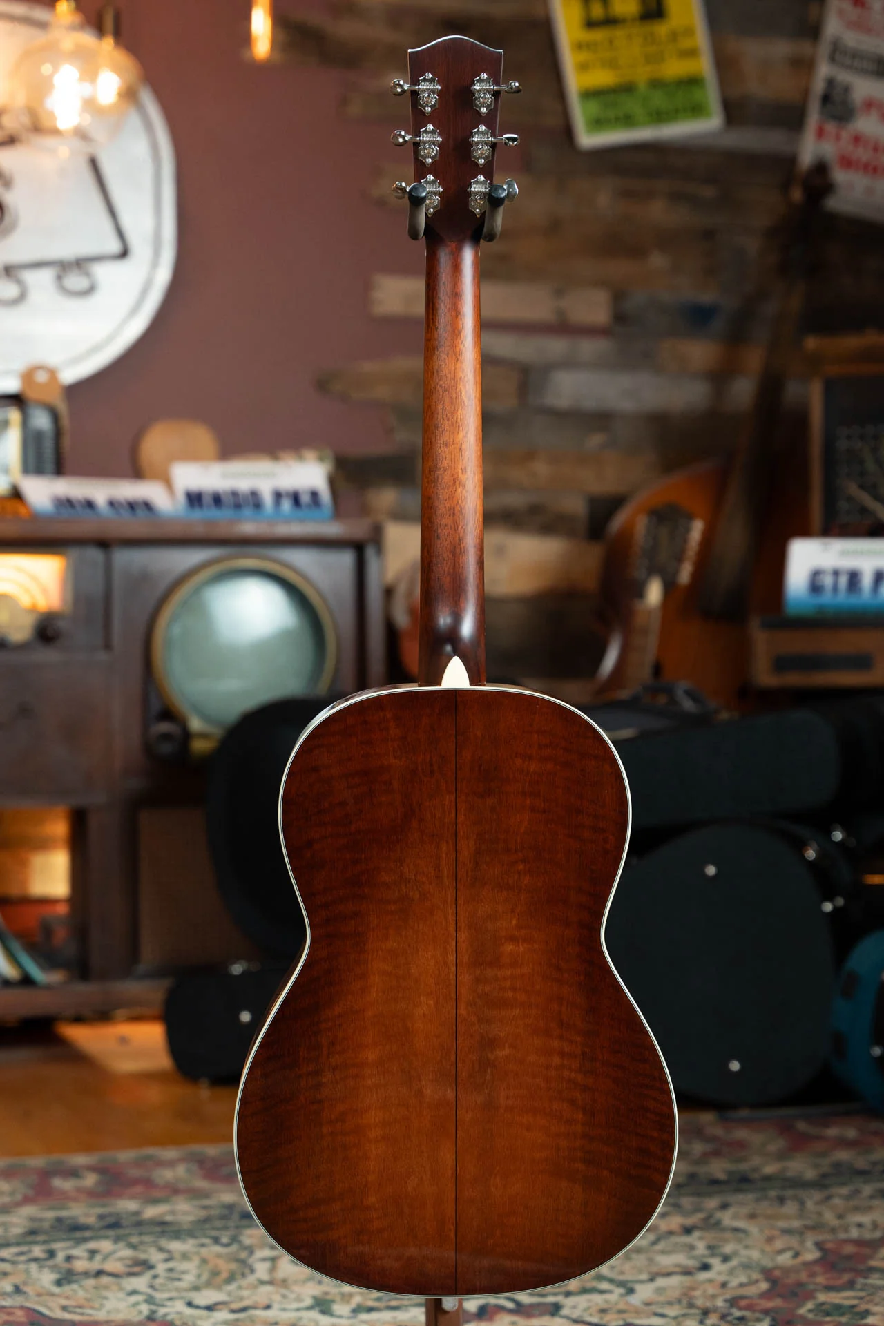 Eastman E6-LGSS-TC-SB Thermo-Cured Sitka/Mahogany LG-Style Slope Shoulder Sunburst Acoustic Guitar #9349 - Image 5