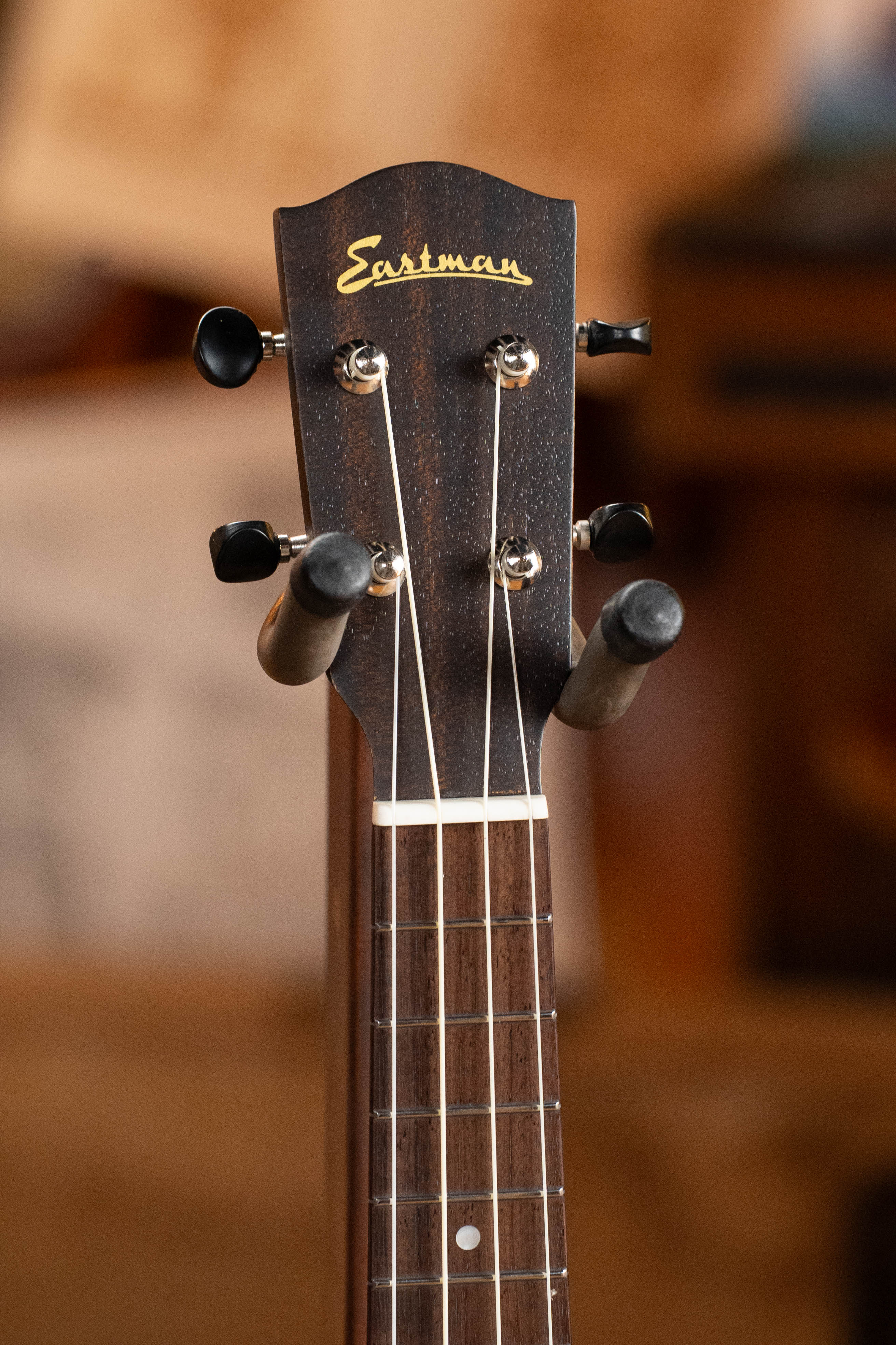 Eastman EU2-C Sitka/Ovangkol Concert Ukulele #6794 - Image 7