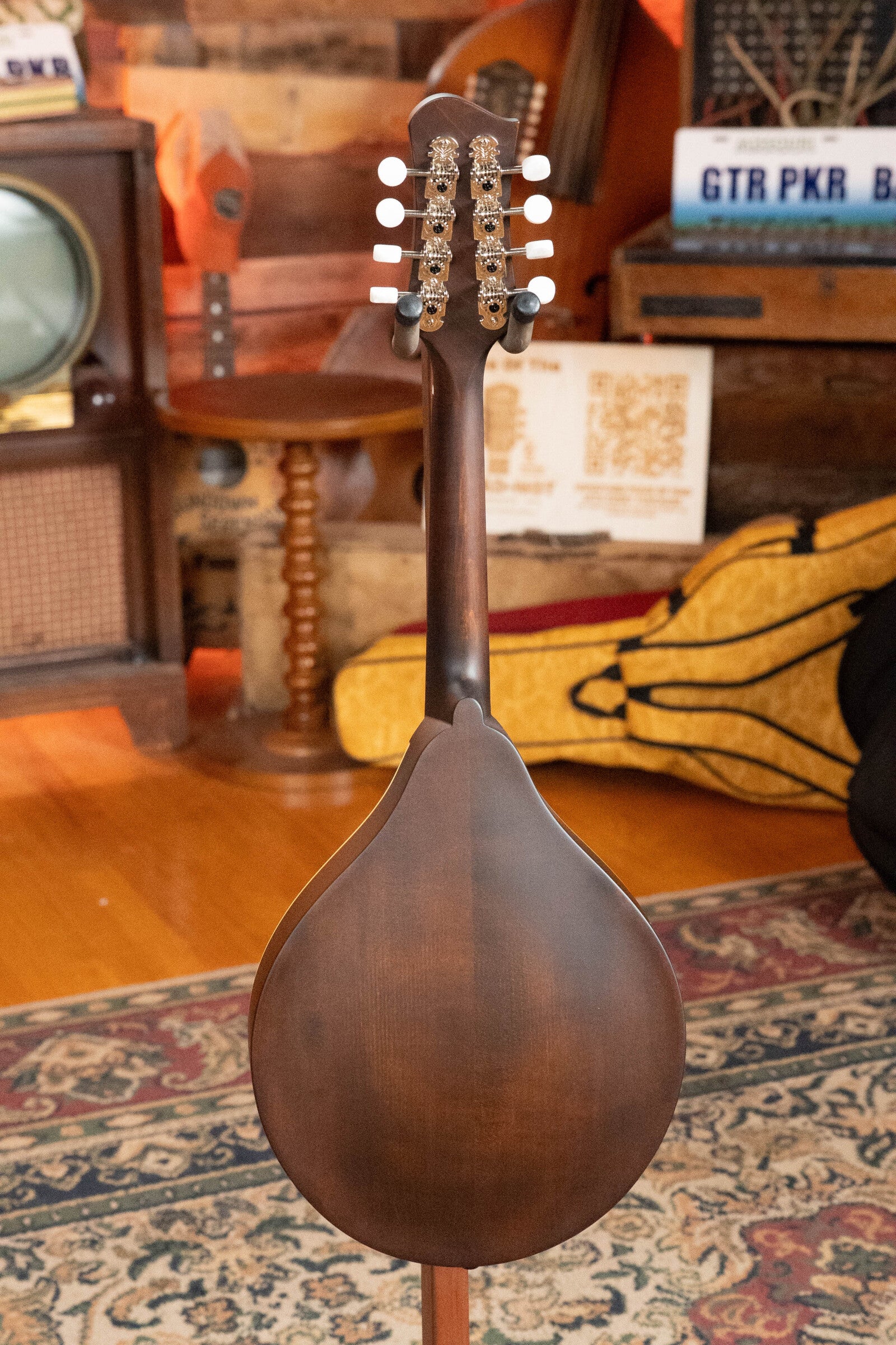 Eastman MD305 Spruce/Maple A-Style Hand-Carved Mandolin #0873 - Image 8