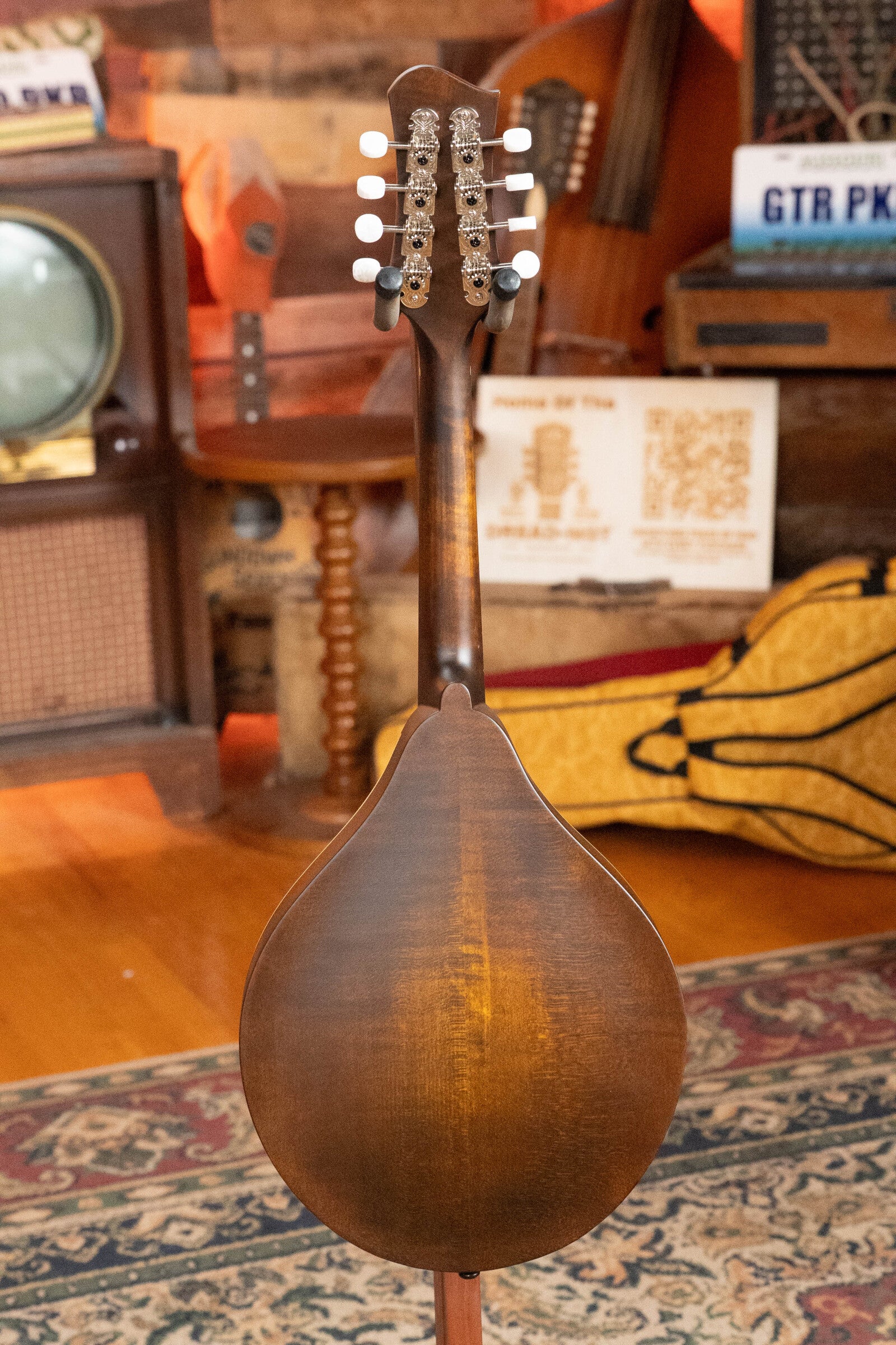 Eastman MD305 Spruce/Maple A-Style Hand-Carved Mandolin #0882 - Image 8