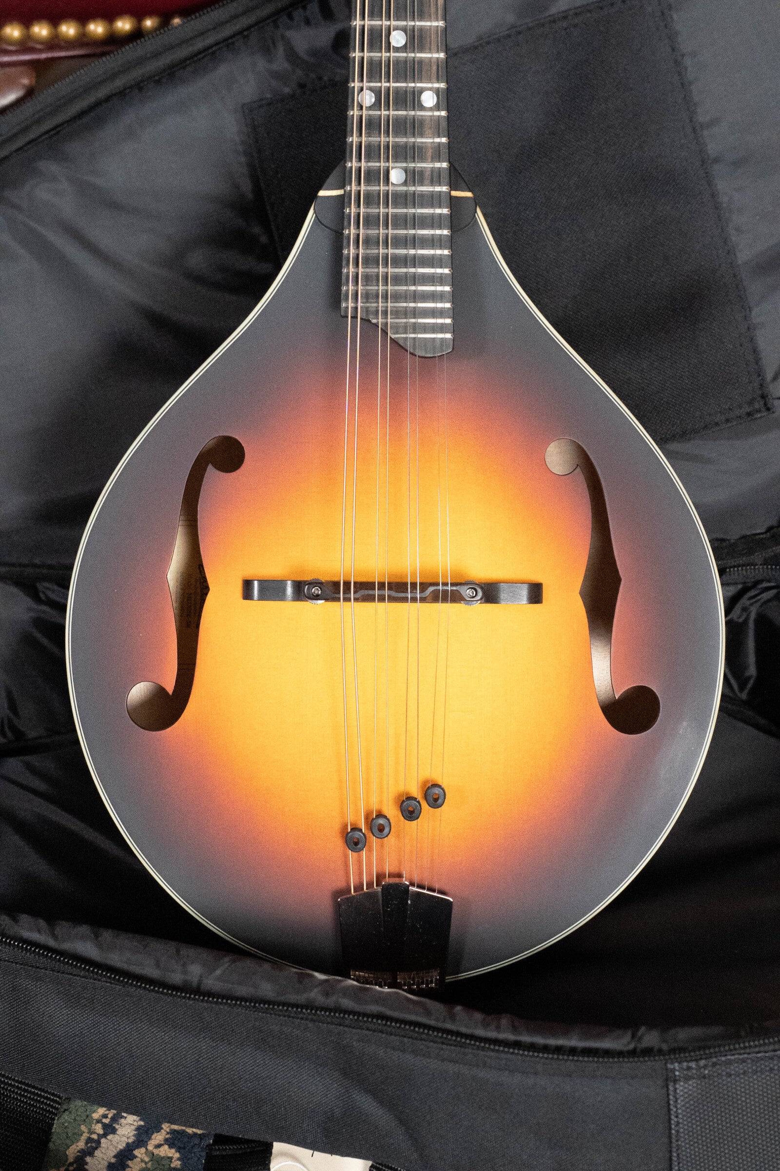 Eastman MD305E-SB A-Style Hand-Carved Sunburst Mandolin w/ K&K Pickup #4924 - Image 2