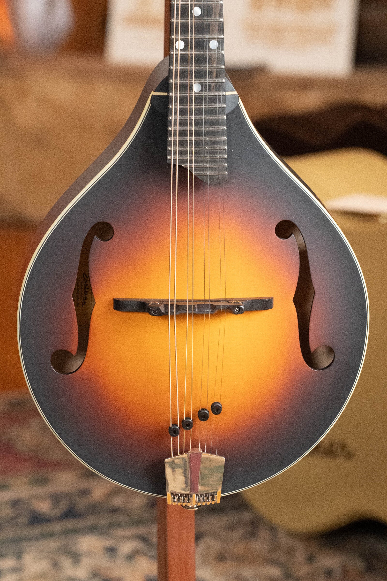 Eastman MD305E-SB A-Style Hand-Carved Sunburst Mandolin w/ K&K Pickup #4924 - Image 6