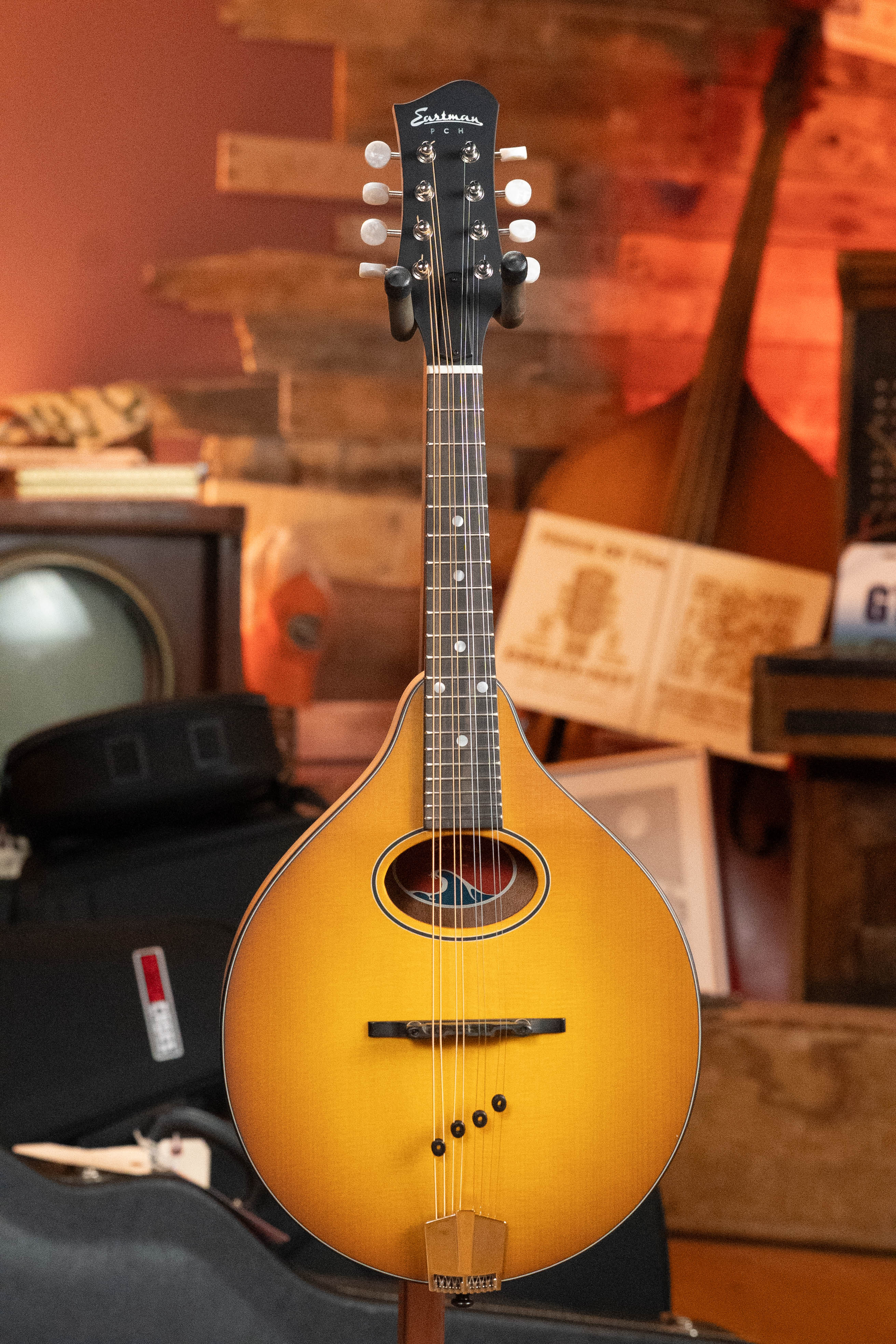 Eastman PCH-M104-GB Solid Spruce/Laminated Mahogany Goldburst Flattop A-Style Mandolin #0065 - Image 5