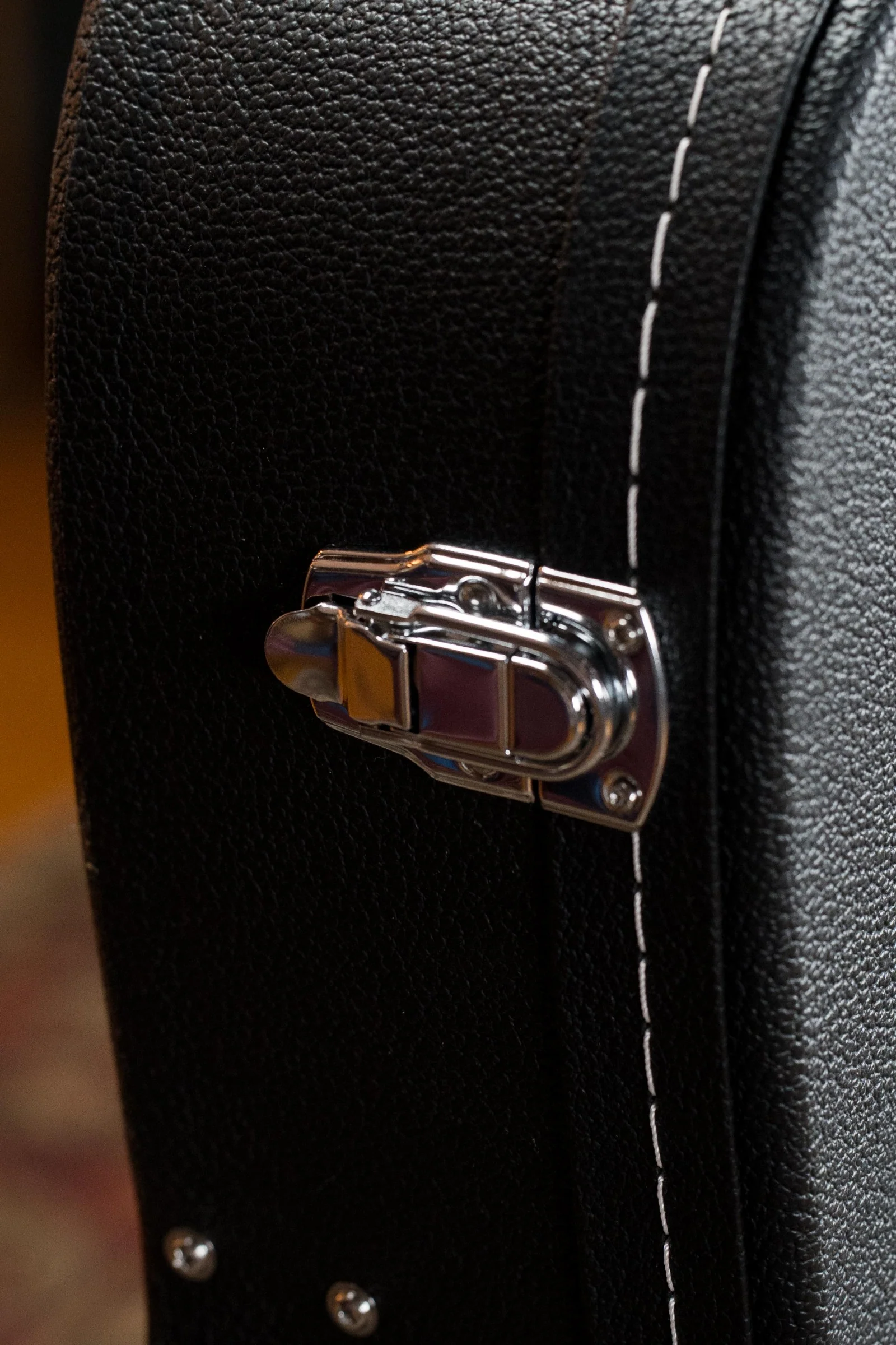 Gator Classical Guitar Deluxe Wood Case - Image 6