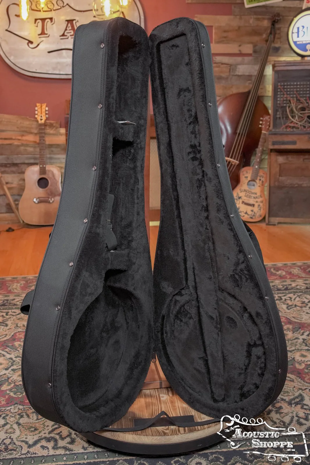 Guardian CG-012-J Foam Banjo Case - Image 6