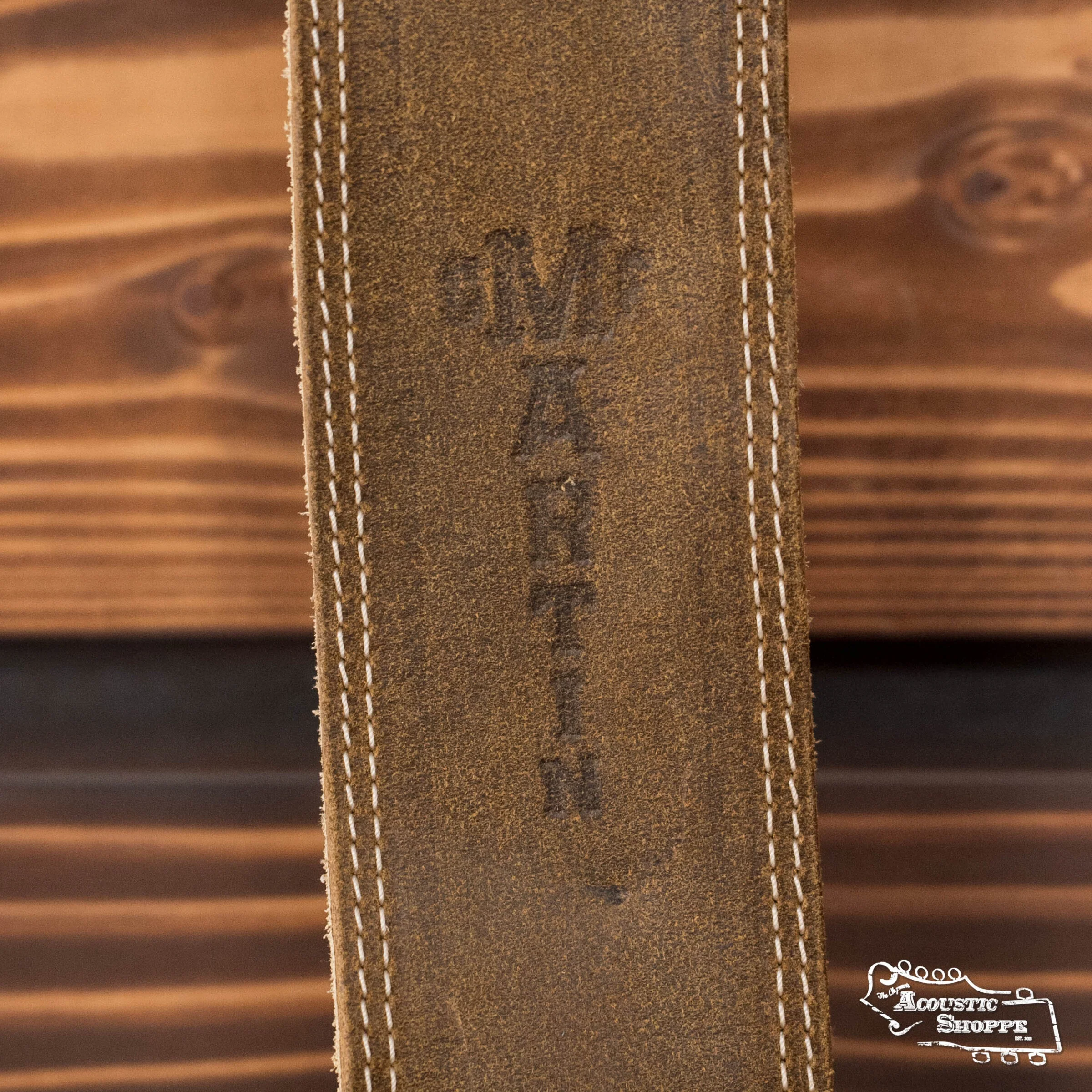 Martin 2.5" Light Brown Distressed Ball-Glove Leather Guitar Strap - Image 2