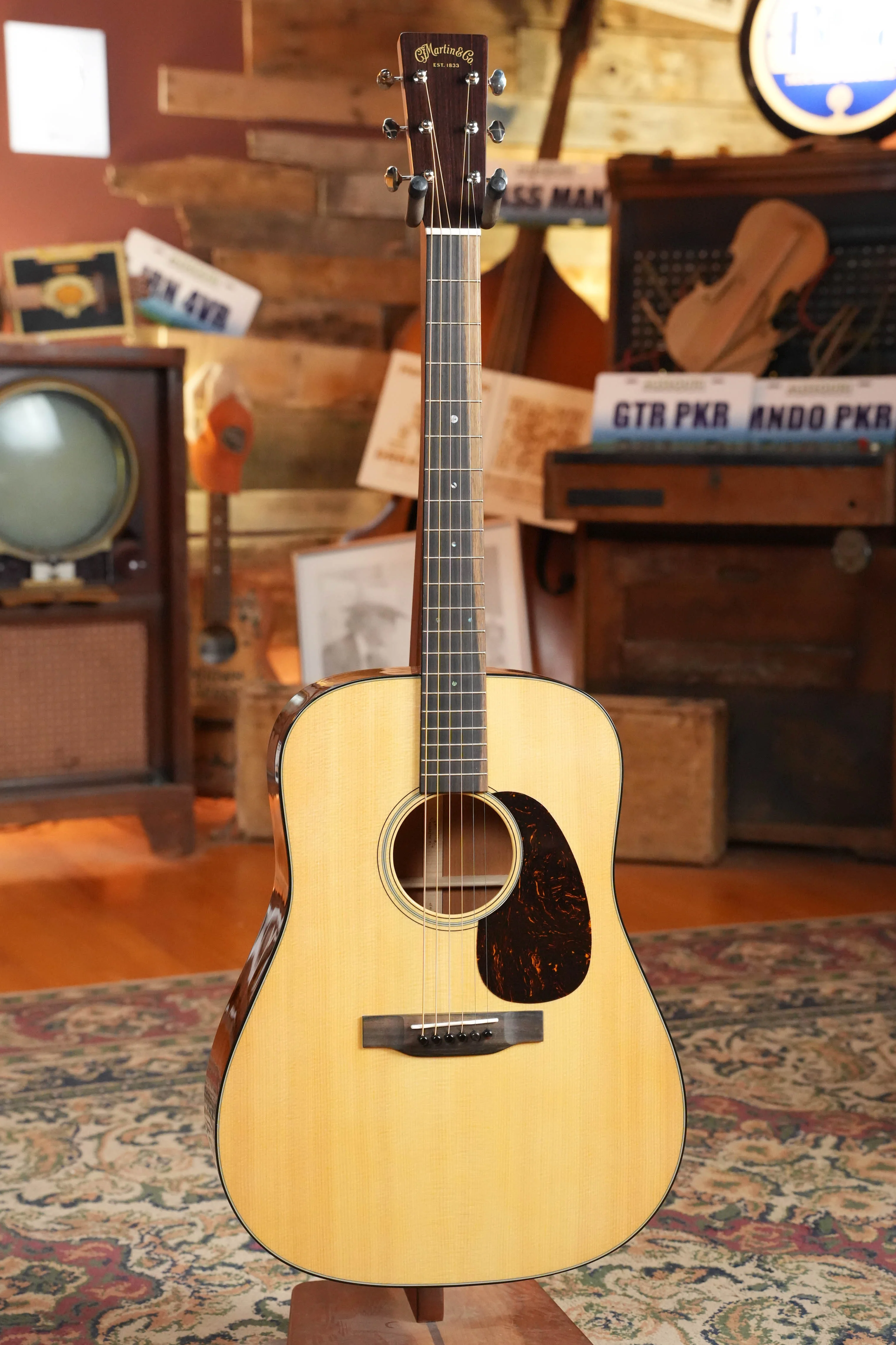 Martin D-18 Spruce/Mahogany Gloss Finish Dreadnought Acoustic Guitar #5420 - Image 6
