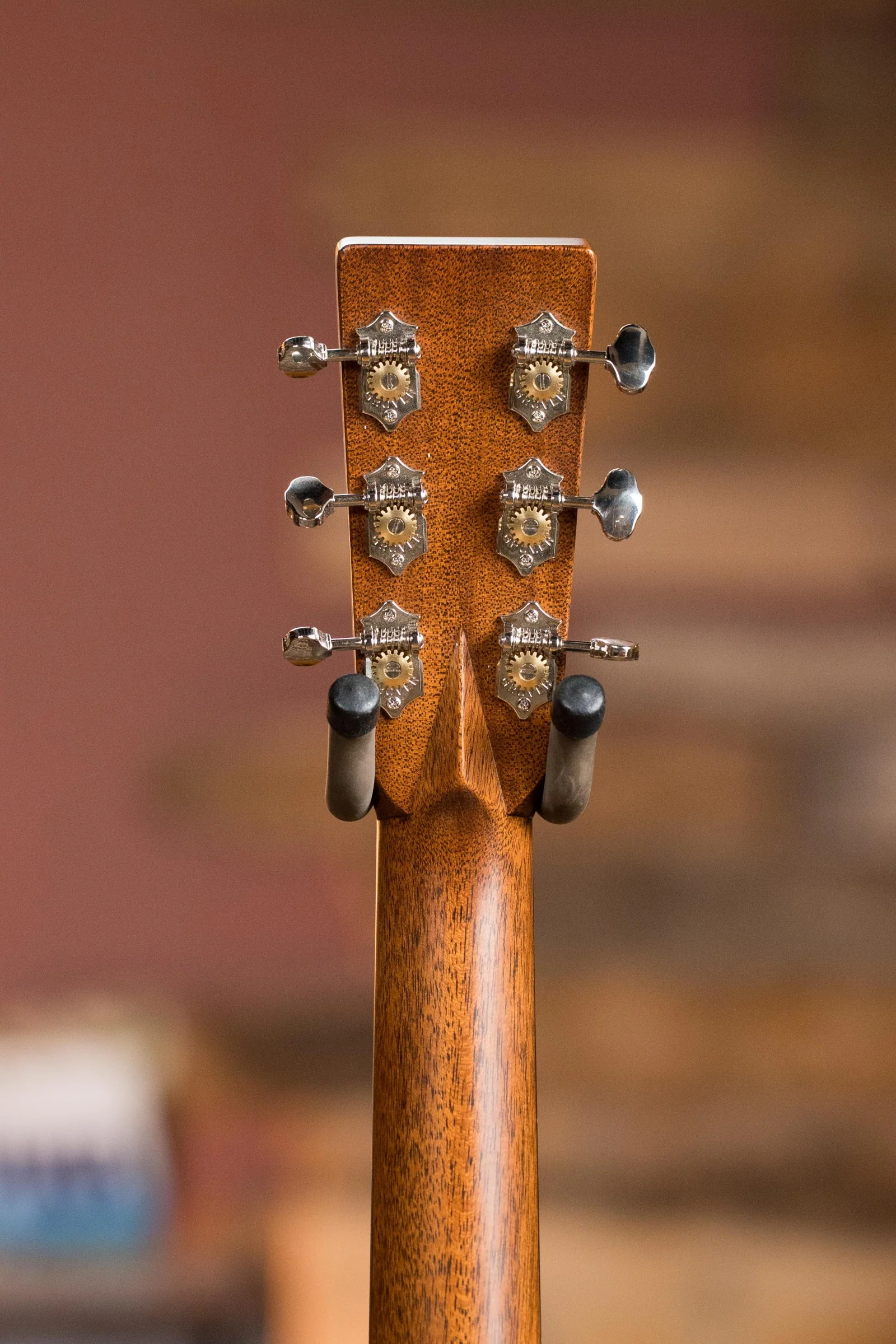 Martin OM-28 Spruce/Indian Rosewood OM Acoustic Guitar #6694 - Image 11