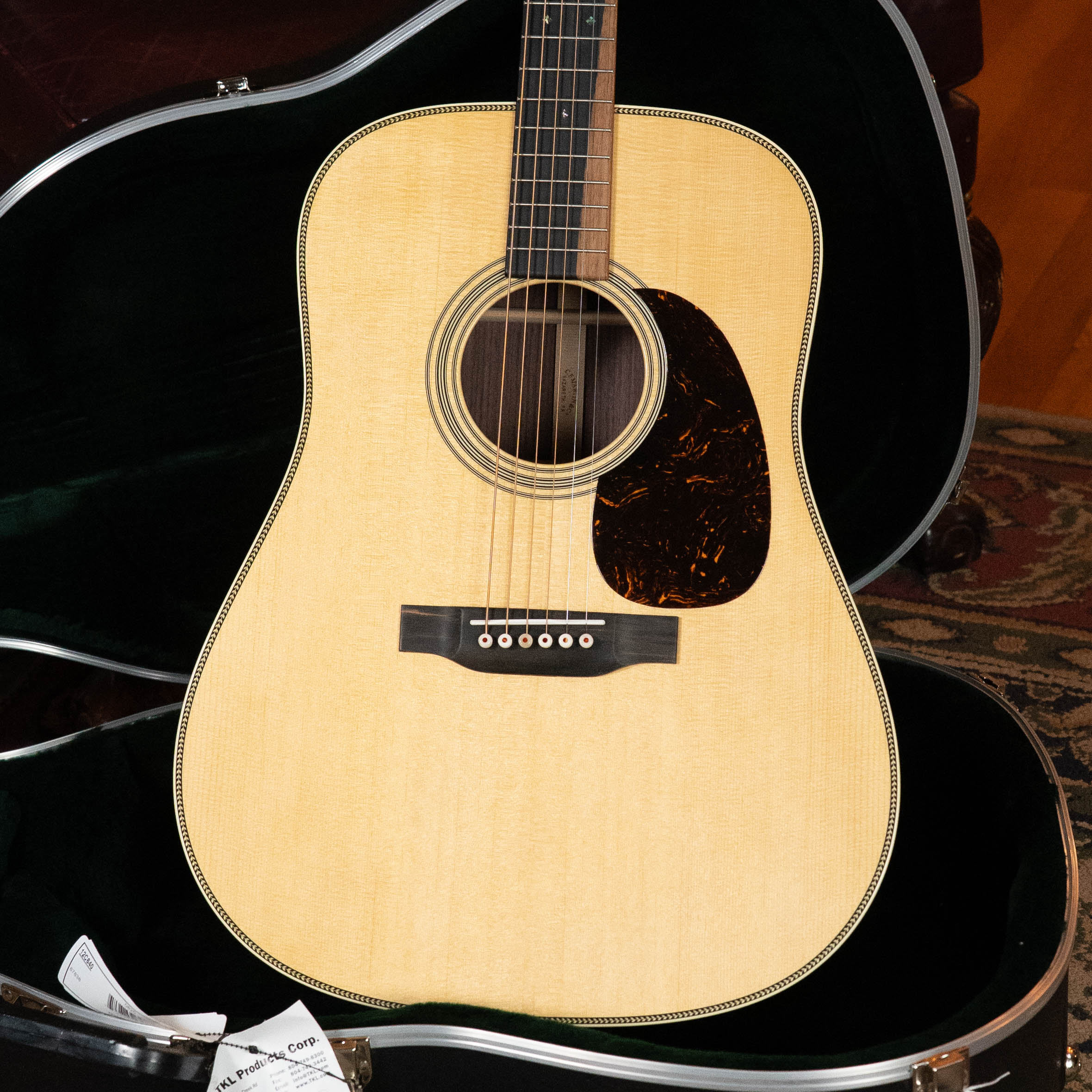 Martin HD-28 Spruce/East Indian Rosewood Dreadnought Acoustic Guitar #7120