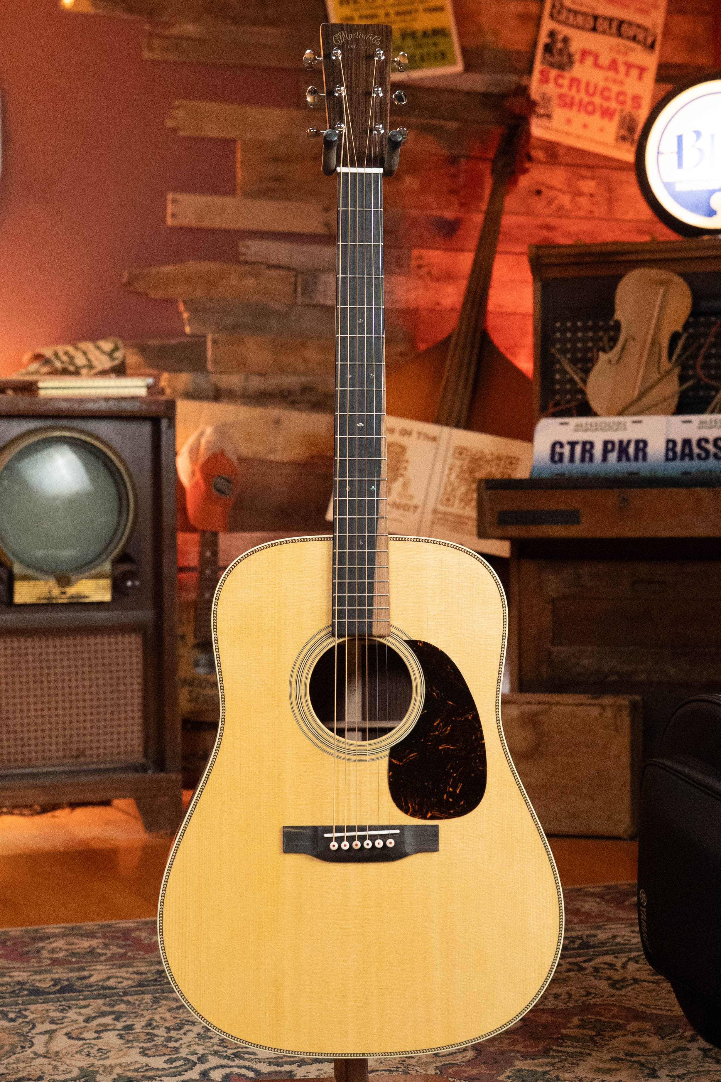 Martin HD-28 Spruce/East Indian Rosewood Dreadnought Acoustic Guitar #7120 - Image 7