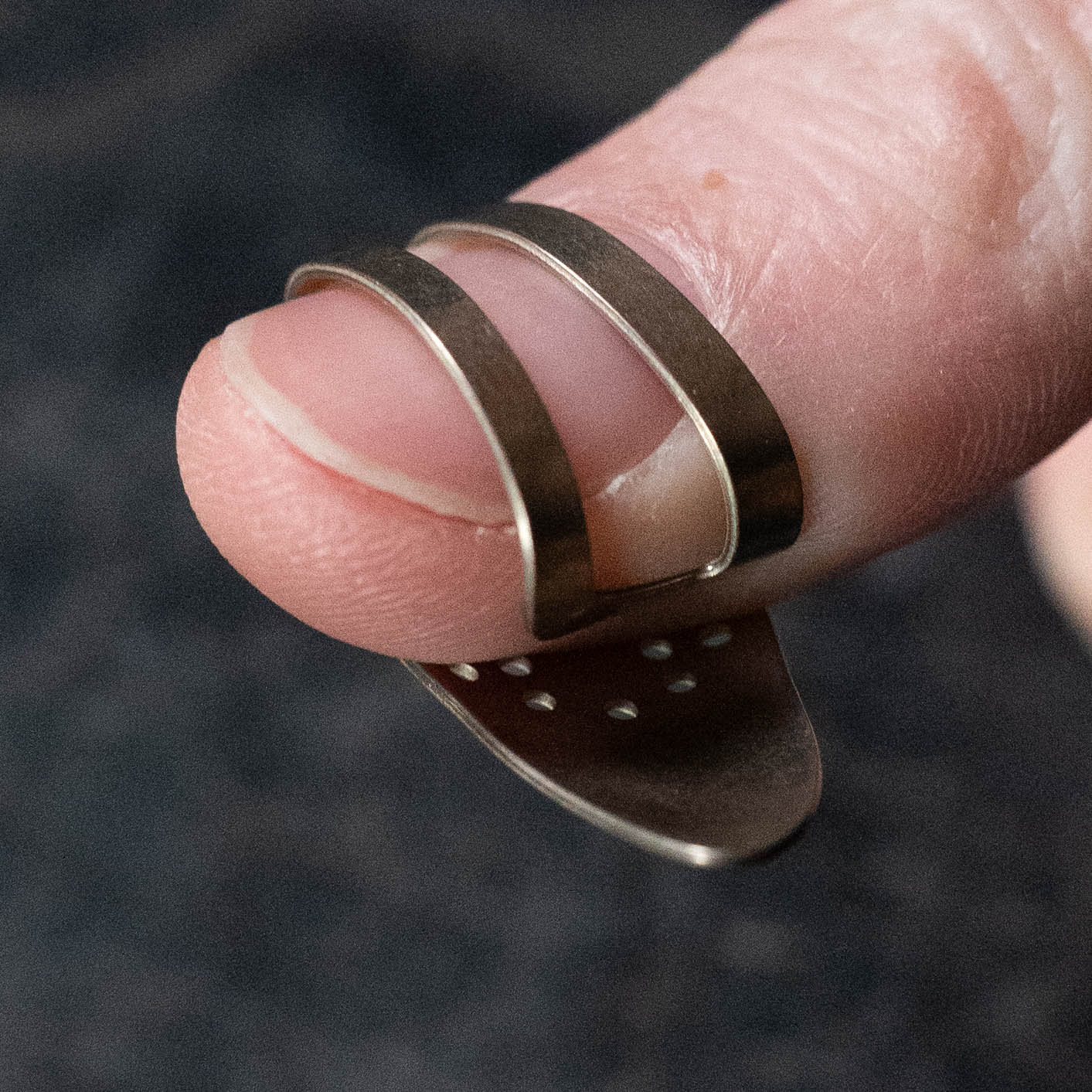 ProPik Metal Thumb Pick Medium - Image 4