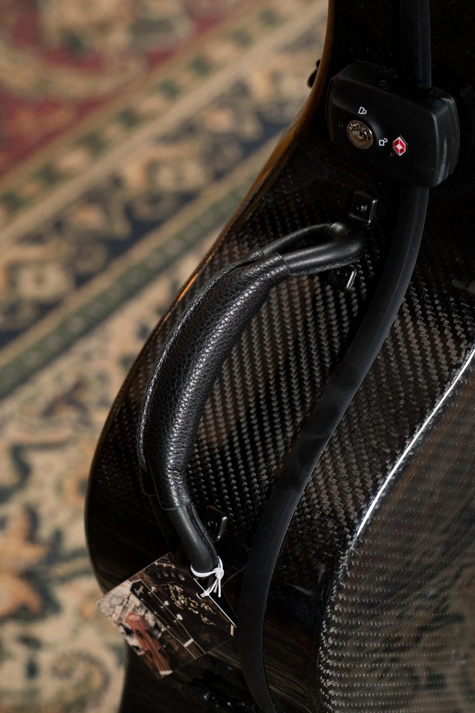 TKL Voyager Universal Black/Blue Carbon Fiber Dreadnought Case - Image 4